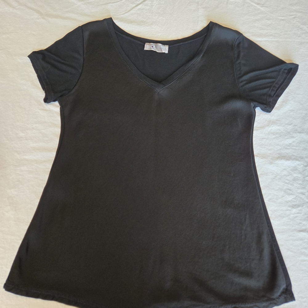 Tina Stephens Elegant Black V-Neck Short Sleeve Top